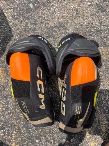 Senior Extra Large CCM Tacks AS-V Pro Elbow Pads