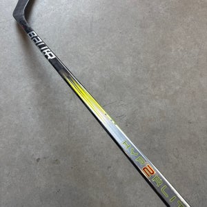 P28 77 Flex Senior Bauer Vapor Hyperlite 2 Right Hand Hockey Stick Pro Stock (Used)