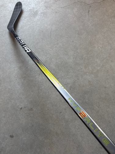 P28 77 Flex Senior Bauer Vapor Hyperlite 2 Right Hand Hockey Stick Pro Stock (Used)