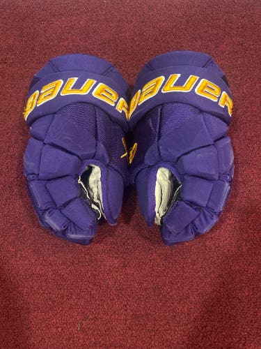 Bauer Vapor Hyperlite 13" Pro Stock (Used) Gloves Item#MSBVH