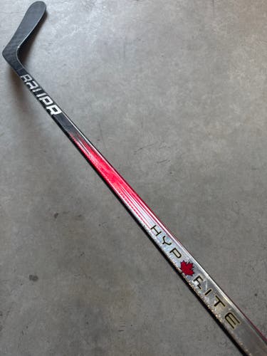 P92 112 Flex Senior Bauer Vapor Hyperlite 2 Right Hand Hockey Stick Pro Stock (Used)