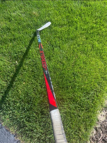 Intermediate CCM JetSpeed FT7 Right Handed Hockey Stick P28 (Used)