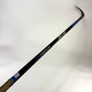 Used Right Bauer Nexus Team | 87 Flex P88 Curve Grip | E726