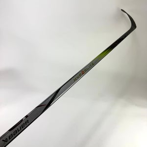 Damaged Right Bauer Vapor Hyperlite 2 | 70 Flex P28 Curve Grip | E724