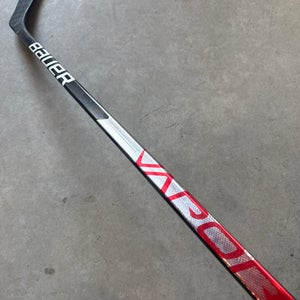 P28 65 Flex Senior Bauer Vapor Hyperlite Right Hand Hockey Stick Pro Stock (USED)