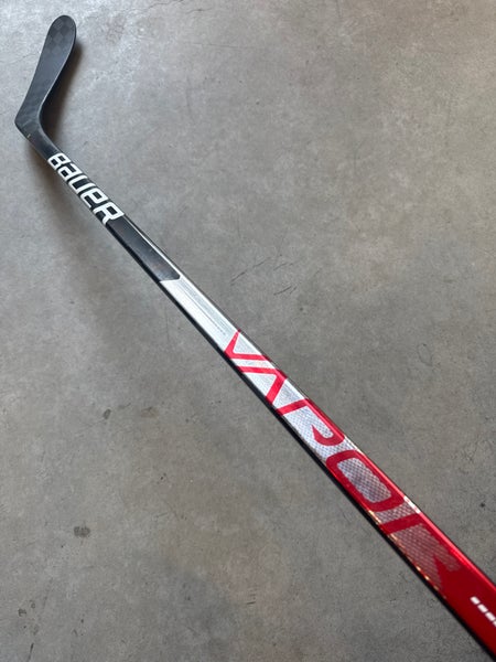 P28 65 Flex Senior Bauer Vapor Hyperlite Right Hand Hockey Stick Pro Stock (USED)