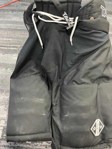 Senior XL Tackla Air 9000 Hockey Pants (Used)