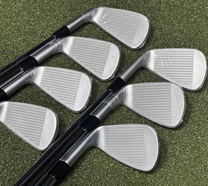 TaylorMade 2021 P790 Forged Iron Set 4-PW Steel Dynamic Gold 105