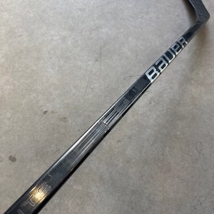 P28 77 Flex Senior Bauer Vapor Hyperlite 2 Left Hand Hockey Stick Pro Stock (USED)
