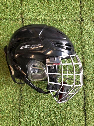 Black Medium Bauer Re-Akt 95 Helmet (Used)