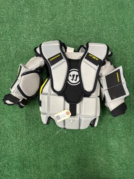 Youth Small / Medium Warrior Ritual X3E Goalie Chest Protector (Used)