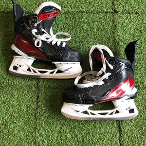 Intermediate CCM Jetspeed FT680 Hockey Skates Size 5.0 (Used)