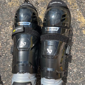 Junior Bauer Supreme M5 Pro Shin Pads 11" (Used)