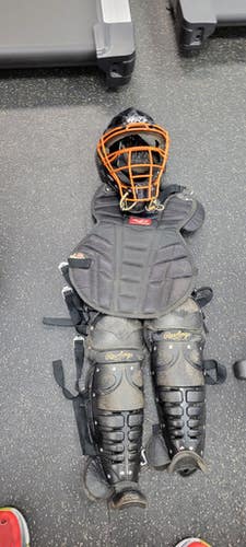 Used Rawlings YOUTH 9-12 SET Catchers Equipment Other 11497-S000150808