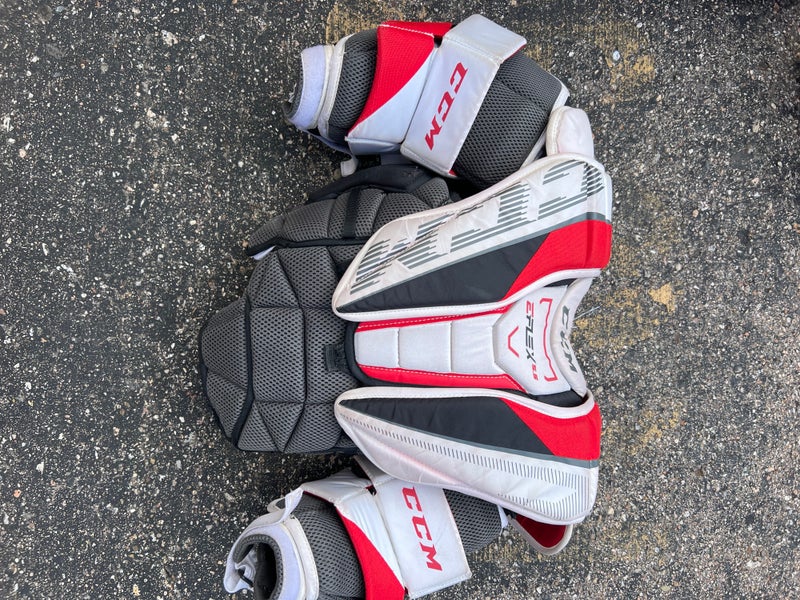 Junior Large/Extra Large CCM EFLEX 5.5 Goalie Chest Protector (Used)