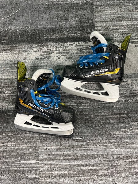 Youth Bauer Supreme M4 Hockey Skates Regular Width 11.5 (Used)