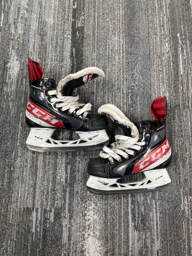 Youth CCM JetSpeed FT4 Hockey Skates Regular Width 13.5 (Used)