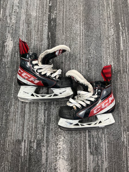 Youth CCM JetSpeed FT4 Hockey Skates Regular Width 13.5 (Used)
