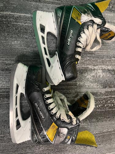 Intermediate Bauer Supreme 3S Hockey Skates Regular Width Size 5.5 (Used)