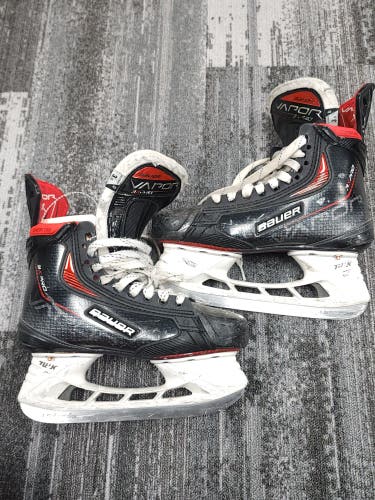 Junior Bauer Vapor 3X Pro Hockey Skates Regular Width Size 3.5 (Used)