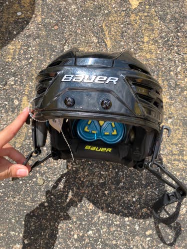 Large Bauer Re-Akt 150 Helmet (Used)