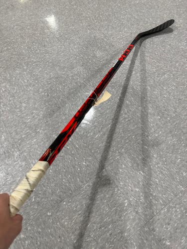 Senior CCM JetSpeed Team Hockey Stick Right Handed P28 (Used)