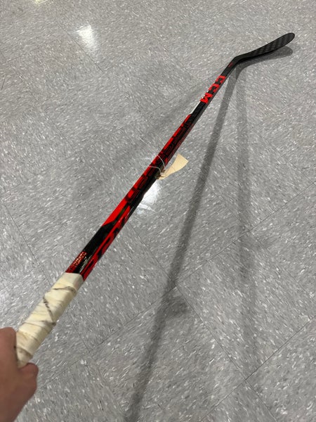 Senior CCM JetSpeed Team Hockey Stick Right Handed P28 (Used)