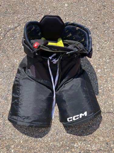 Black Senior Large CCM Tacks AS 580 Hockey Pants (Used)