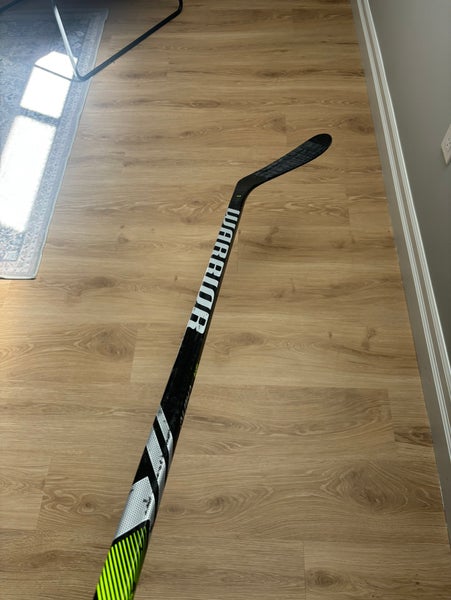 Senior Warrior Alpha LX2 Right Handed Hockey Stick W28 Pro Stock (Used)