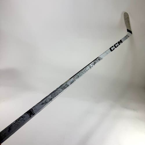 Repaired Left Handed White CCM Trigger 9 Pro | 70 Flex P28M Curve Grip | E699