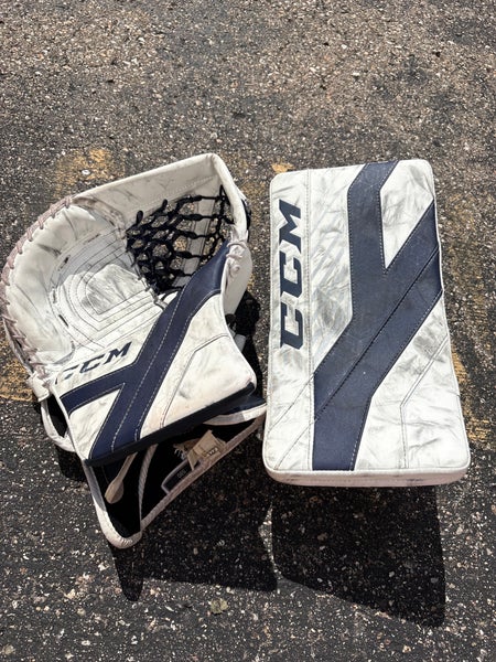 Senior CCM Axis 1.9 Goalie Glove & Blocker | Full Right