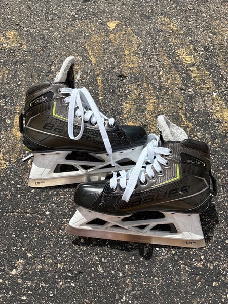 Bauer Elite Hockey Goalie Skates Regular Width Size 2.5 (Used)