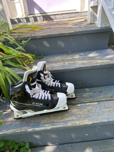 CCM Super Tacks AS1 Hockey Goalie Skates Regular Width  8 (Used)