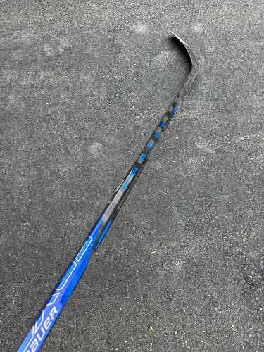 Senior Bauer Nexus Tracer Right Handed Hockey Stick P92 (Used)