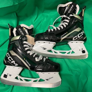 Senior CCM AS-V Hockey Skates Regular Width 8 (Used)