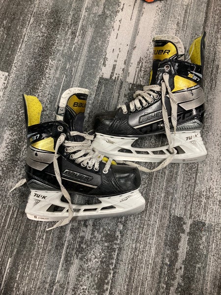 Senior Bauer Supreme S37 Hockey Skates Regular Width 7 (Used)
