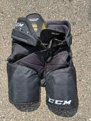 Black Senior Small CCM Tacks 7092 Hockey Pants (Used)