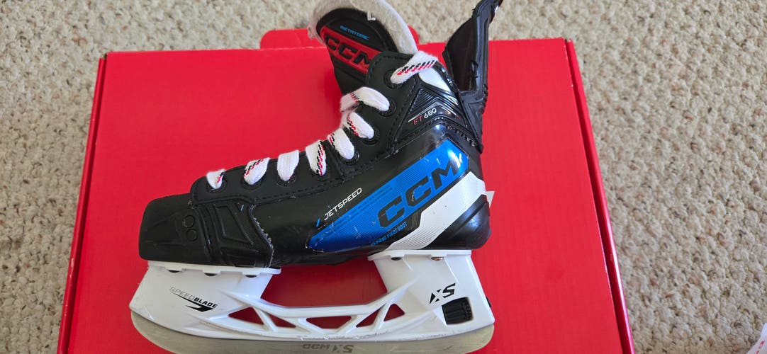 2024 CCM JetSpeed FT 680 Hockey Skates Regular Width Size 1.5 (Used)