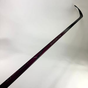 Repaired Right Handed Maroon Bauer Vapor Hyperlite 2 | 70 Flex P28M Curve Grip | E679