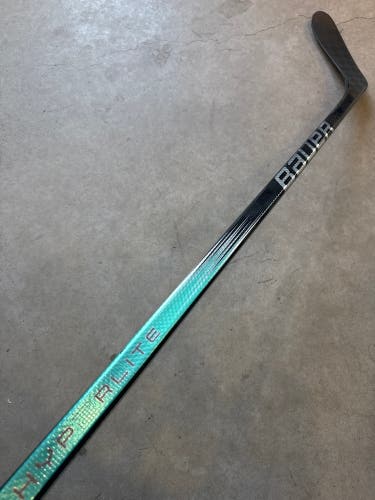 P28 77 Flex Senior Bauer Vapor Hyperlite 2 Left Hand Hockey Stick Pro Stock NHL (New)