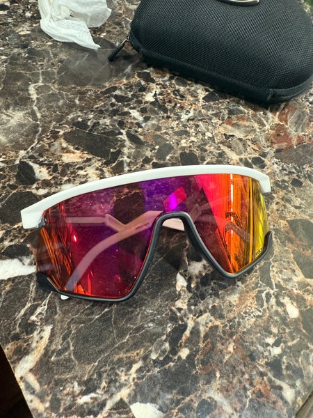Unisex  Oakley Sutro Sunglasses (New)