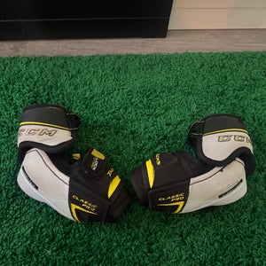Small Senior CCM Classic Pro Elbow Pads (Used)