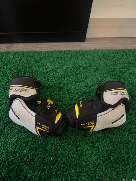 Small Senior CCM Classic Pro Elbow Pads (Used)