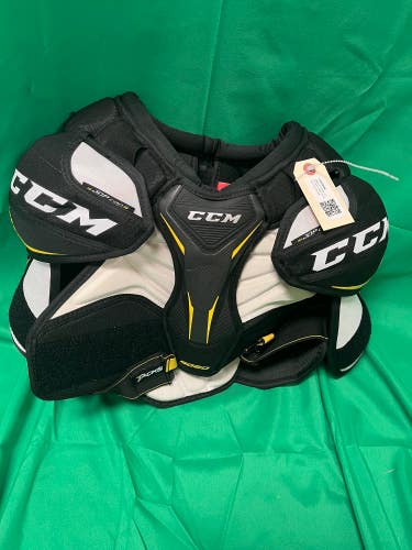 Small Senior CCM Tacks ASV Shoulder Pads (Used)