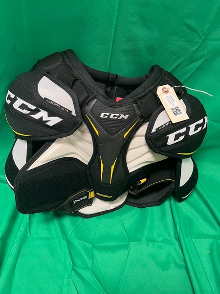 Small Senior CCM Tacks ASV Shoulder Pads (Used)