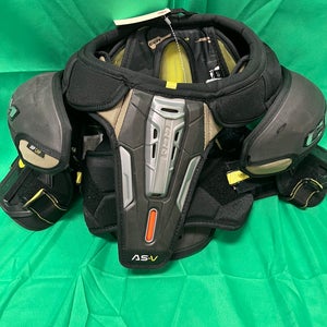 Small Senior CCM Tacks ASV Shoulder Pads (Used)