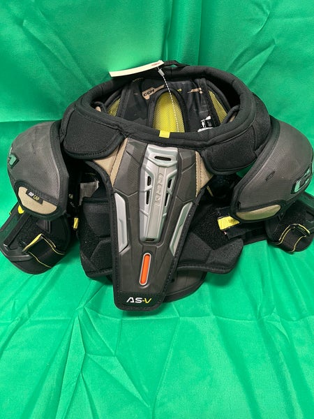 Small Senior CCM Tacks ASV Shoulder Pads (Used)