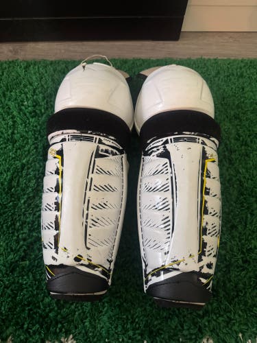 Junior CCM Tacks Classic Pro 13" Shin Pads (Used)