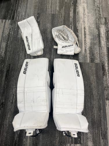 White 28" Junior Bauer GSX Goalie Full Set Regular (Used)