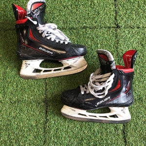 Intermediate Bauer Vapor 3X Pro Hockey Skates Size 5.5 (Used)